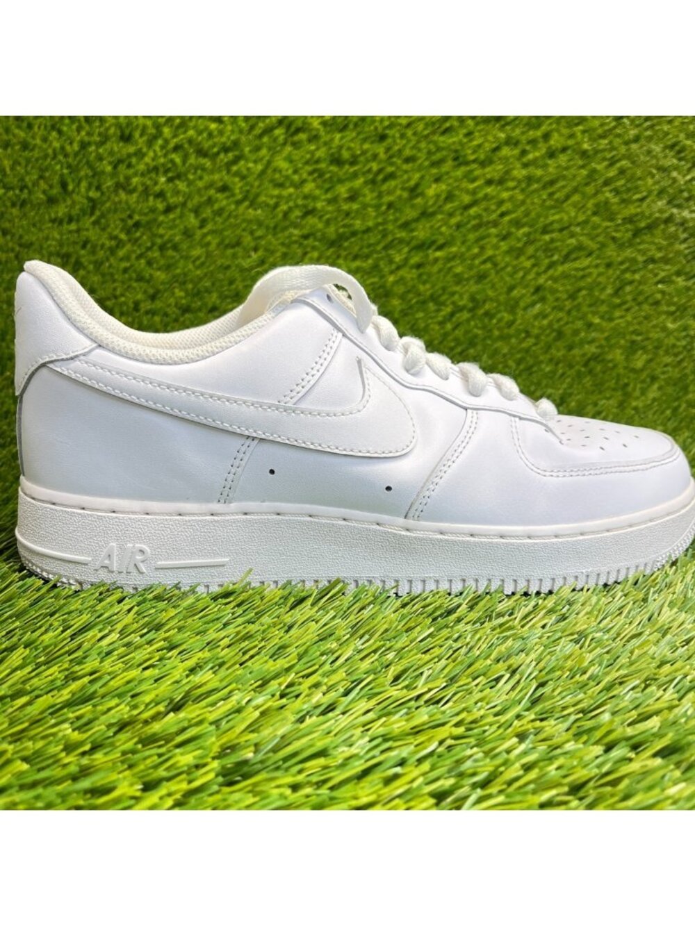 Nike Air Force 1 Low '07 Mens Size 8.5 White Athletic Lifestyle Shoes Sneakers